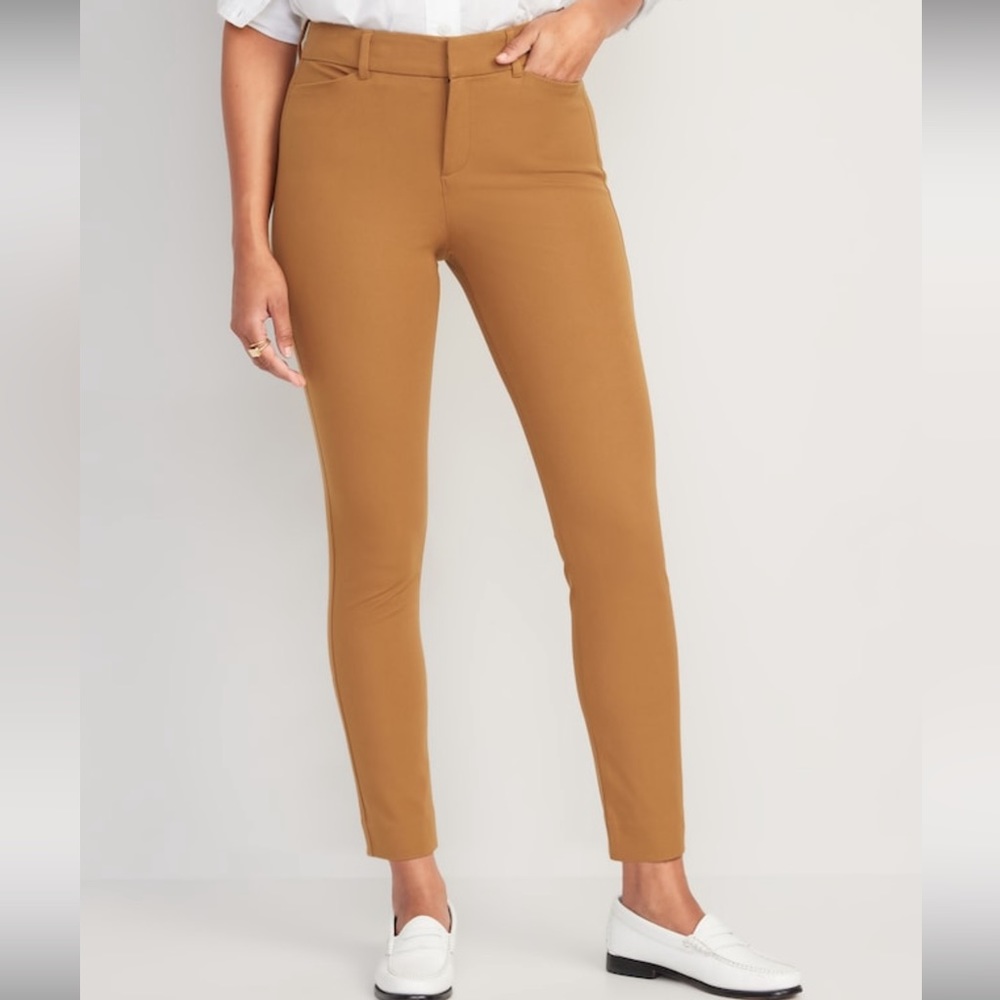 NEVER WORN! Old navy high rise pixie pants